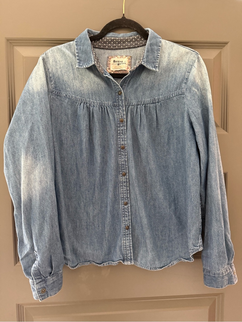 HOLDING HORSES Anthropologie Birds at Sunset Embroidered Denim Shirt - Picture 4 of 5